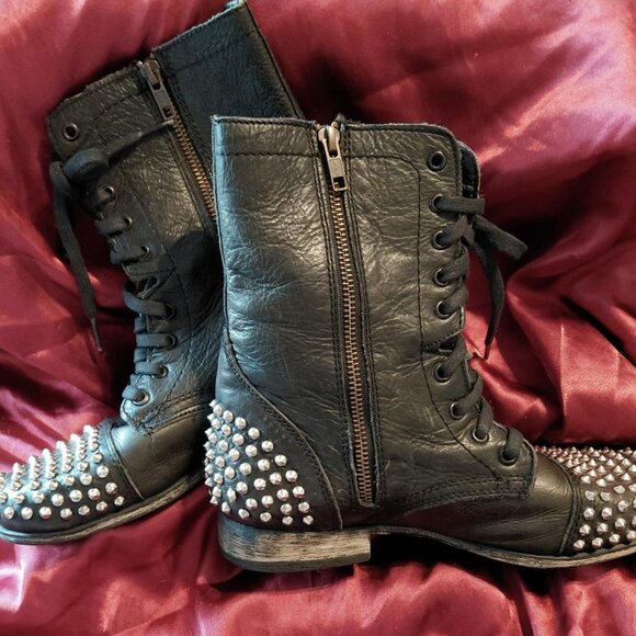 Steve Madden  Spiked Studded Black Tarnney Boots - Picture 4 of 7